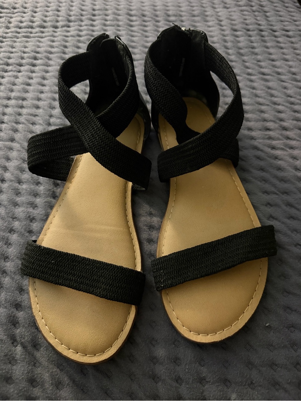 torrid Black Cross-Strap Elastic Sandals